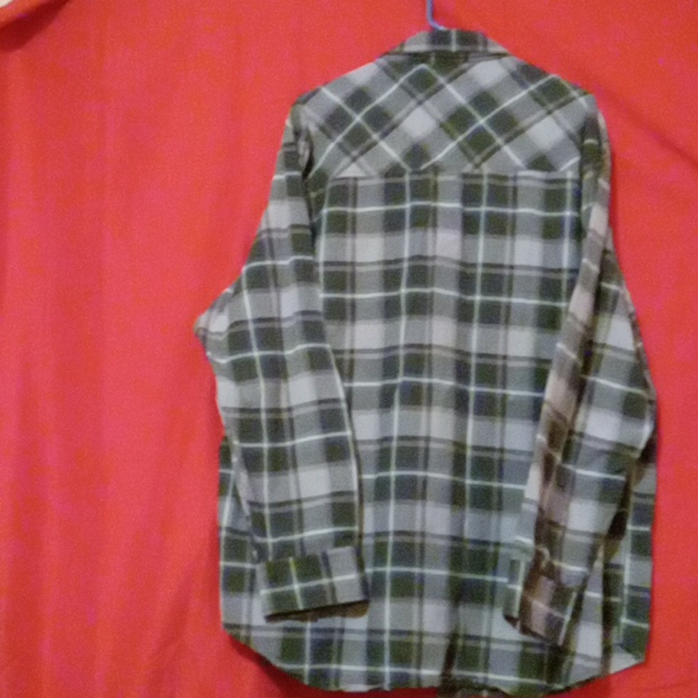 Shirt - Picture 6 of 8